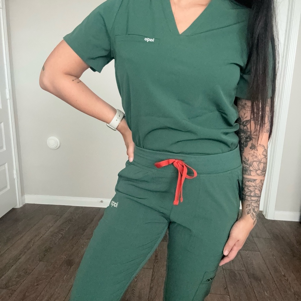 Brand New Lago Scrub Set - Hunter Green